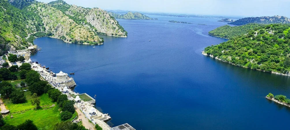 Islands in the Lake