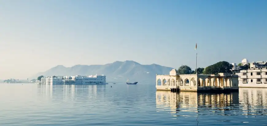 Best Taxi for Udaipur Heritage Tour