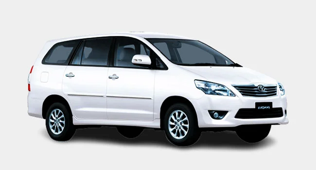 Hire Innova Taxi in Udaipur